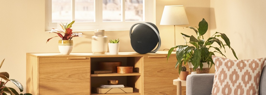 HK Aura Studio 5 Home Audio Non-Smart Speaker Black